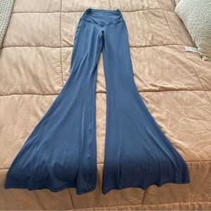 OFFLINE By Aerie Real Me High Waisted Crossover Rib Super Flare Legging size XS